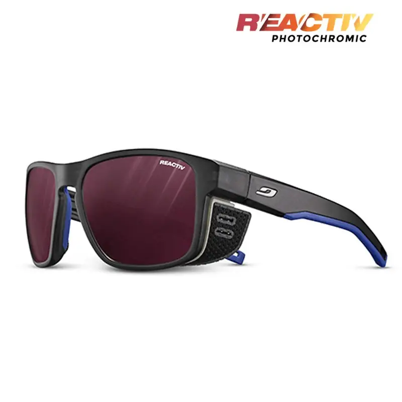 Sport sunglasses with side protection